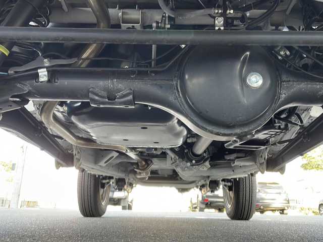 スズキ ジムニー XC 山口県 2024(令6)年 0.3万km ピュアホワイトP ALPINE9インチディスプレイオーディオ/・Bluetooth接続/・apple carplay/・android auto/レザー調シートカバー/スズキセーフティ/・デュアルセンサーブレーキサポート/・誤発進抑制機能/・車線逸脱警報/・ふらつき警報/・先行車発進お知らせ機能/・標識認識機能/・リヤパーキングセンサー/・アイドリングストップ/・レーダークルーズコントロール/バックソナー/純正フロアマット/スマートキー/プッシュスタート/シートヒーター/純正16インチアルミホイール/純正LEDライト/ドアバイザー/ウィンカーミラー