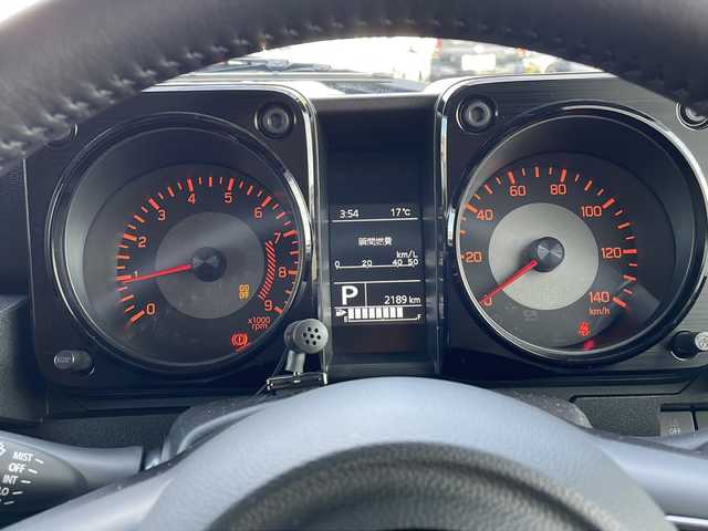 スズキ ジムニー XC 山口県 2024(令6)年 0.3万km ピュアホワイトP ALPINE9インチディスプレイオーディオ/・Bluetooth接続/・apple carplay/・android auto/レザー調シートカバー/スズキセーフティ/・デュアルセンサーブレーキサポート/・誤発進抑制機能/・車線逸脱警報/・ふらつき警報/・先行車発進お知らせ機能/・標識認識機能/・リヤパーキングセンサー/・アイドリングストップ/・レーダークルーズコントロール/バックソナー/純正フロアマット/スマートキー/プッシュスタート/シートヒーター/純正16インチアルミホイール/純正LEDライト/ドアバイザー/ウィンカーミラー