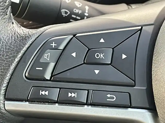 日産 セレナ e－パワー ハイウェイスター G 福岡県 2021(令3)年 8万km ブリリアントホワイトパール プロパイロット/純正９インチナビ（ＭＭ３２０Ｄ－Ｌ）/フルセグTV/CD/DVD/BT/SD/AM/FM/全周囲カメラ/デジタルインナーミラー/衝突軽減/BSW/両側パワースライドドア/ドラレコ/ビルトインＥＴＣ/純正１６ＡＷ/ＬＥＤオートライト/電動パーキング/ブレーキホールド/スマートキー/プッシュスタート/ロールサンシェード/シートバックテーブル