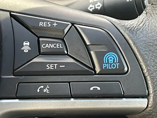 日産 セレナ e－パワー ハイウェイスター G 福岡県 2021(令3)年 8万km ブリリアントホワイトパール プロパイロット/純正９インチナビ（ＭＭ３２０Ｄ－Ｌ）/フルセグTV/CD/DVD/BT/SD/AM/FM/全周囲カメラ/デジタルインナーミラー/衝突軽減/BSW/両側パワースライドドア/ドラレコ/ビルトインＥＴＣ/純正１６ＡＷ/ＬＥＤオートライト/電動パーキング/ブレーキホールド/スマートキー/プッシュスタート/ロールサンシェード/シートバックテーブル