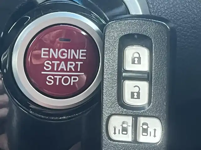 ホンダ Ｎ ＢＯＸ カスタム G ターボ Lパッケージ 秋田県 2017(平29)年 12.7万km プレミアムホワイトパールⅡ 社外ナビ/４WD/スマートキー/両側パワスラ/ターボ/フルセグ/前席シートヒーター/社外アルミ/社外フロアマット/ETC/ステアリングスイッチ/フリップダウンモニター/アイドリングストップ/プッシュスタート/オートライト/オートエアコン/パドルシフト/横滑り防止/純正ドアバイザー/オートエアコン/オートライト/パワーステアリング/パワーウィンドウ/電動格納ウィンカーミラー/フルフラットシート/チップアップシート/保証書/取扱説明書/記録簿