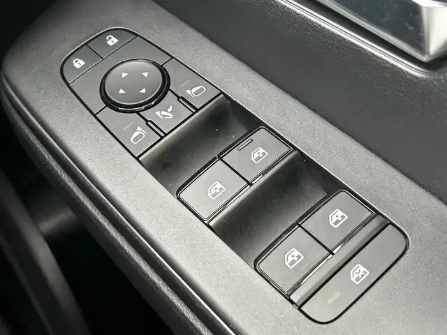 日産 セレナ ハイウェイスター V 大阪府 2024(令6)年 1.9万km パール 純正ナビ BT USB ETC/アラウンドビューモニター/プロパイロット/9インチナビ/純正16インチホイール/BSM/スマートルームミラー/エマージェンシーブレーキ/両側パワースライドドア/LEDヘッドラオイト
