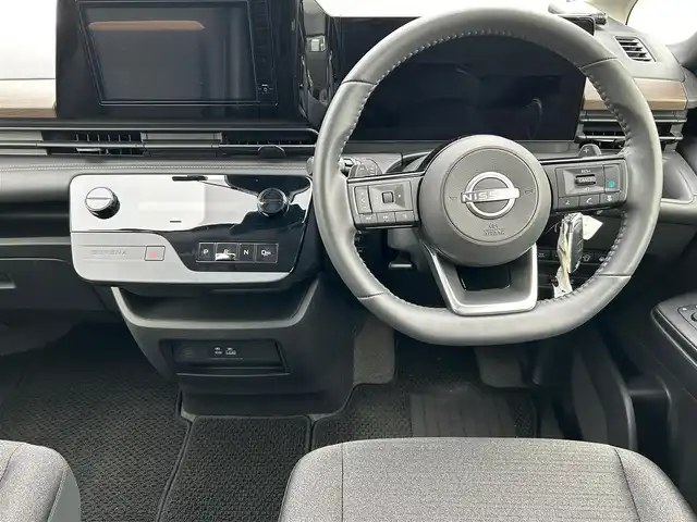 日産 セレナ ハイウェイスター V 大阪府 2024(令6)年 1.9万km パール 純正ナビ BT USB ETC/アラウンドビューモニター/プロパイロット/9インチナビ/純正16インチホイール/BSM/スマートルームミラー/エマージェンシーブレーキ/両側パワースライドドア/LEDヘッドラオイト