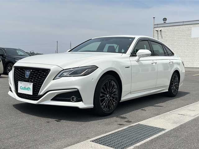トヨタ クラウン ハイブリッド S スポーツスタイル 香川県 2020(令2)年 1.7万km ホワイトパールクリスタルシャイン 純正メモリナビ/・フルセグテレビ/・Bluetooth接続/・DVD再生/・全方位カメラ/・CD再生/レーダークルーズコントロール/ブラインドスポットモニター/パワーシート（運転席＋助手席）/シートヒーター（運転席＋助手席）/ステアリングヒーター/ステアリングスイッチ/前後コーナーセンサー/LEDヘッドライト/オートライト/オートマチックハイビーム/ETC２．０/プッシュスタート/スペアキー１本