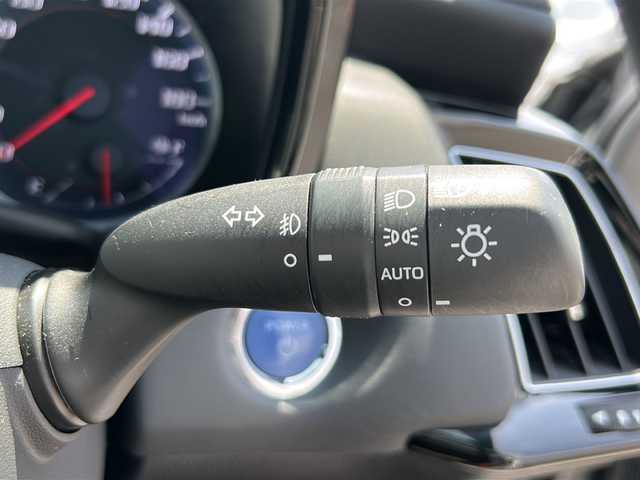 トヨタ クラウン ハイブリッド S スポーツスタイル 香川県 2020(令2)年 1.7万km ホワイトパールクリスタルシャイン 純正メモリナビ/・フルセグテレビ/・Bluetooth接続/・DVD再生/・全方位カメラ/・CD再生/レーダークルーズコントロール/ブラインドスポットモニター/パワーシート（運転席＋助手席）/シートヒーター（運転席＋助手席）/ステアリングヒーター/ステアリングスイッチ/前後コーナーセンサー/LEDヘッドライト/オートライト/オートマチックハイビーム/ETC２．０/プッシュスタート/スペアキー１本