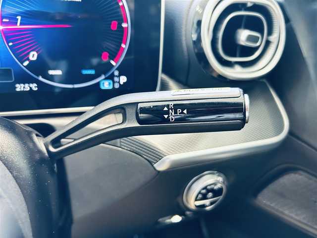 メルセデス・ベンツ Ｍ・ベンツ Ｃ２２０ｄ アバンギャルド 大阪府 2022(令4)年 3.2万km ポーラホワイト 衝突軽減システム/ディストロニック/純正ナビ/フルセグ/全方位カメラ/アンビエントライト/ステアリングアシスト/ヘッドアップディスプレイ/ブラインドスポットモニター/パドルシフト/SOSコール/デジタルライト/ステアリングスイッチ/スマートキー/電動リアゲート