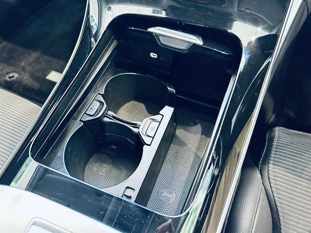 メルセデス・ベンツ Ｍ・ベンツ Ｃ２２０ｄ アバンギャルド 大阪府 2022(令4)年 3.2万km ポーラホワイト 衝突軽減システム/ディストロニック/純正ナビ/フルセグ/全方位カメラ/アンビエントライト/ステアリングアシスト/ヘッドアップディスプレイ/ブラインドスポットモニター/パドルシフト/SOSコール/デジタルライト/ステアリングスイッチ/スマートキー/電動リアゲート