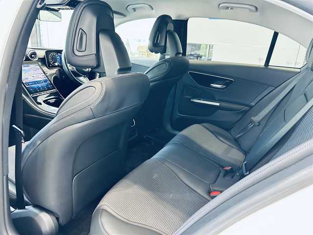 メルセデス・ベンツ Ｍ・ベンツ Ｃ２２０ｄ アバンギャルド 大阪府 2022(令4)年 3.2万km ポーラホワイト 衝突軽減システム/ディストロニック/純正ナビ/フルセグ/全方位カメラ/アンビエントライト/ステアリングアシスト/ヘッドアップディスプレイ/ブラインドスポットモニター/パドルシフト/SOSコール/デジタルライト/ステアリングスイッチ/スマートキー/電動リアゲート