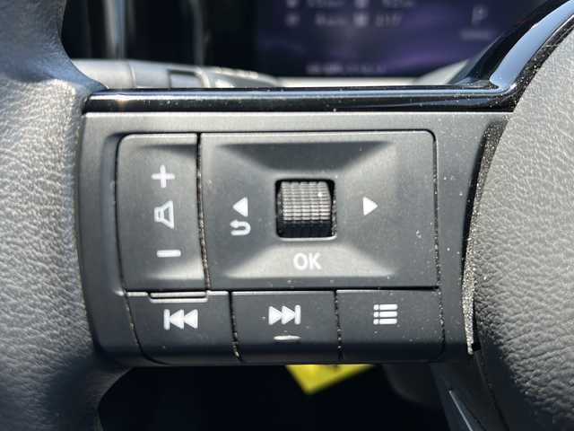 日産 ノート X 宮崎県 2023(令5)年 7.7万km オーロラフレアブルーパール 純正SDナビ（applecarplay/Bluetooth/TV）/全周囲カメラ/デジタルインナーミラー/プロパイロットシステム/ステアリングリモコン/ETC2.0/置くだけ充電/プッシュスタート/スペアキー/コーナーセンサー/オートライト/オートハイビーム/純正フロアマット