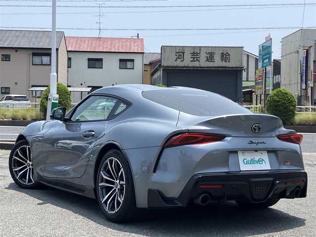 トヨタ スープラ SZ－R 三重県 2021(令3)年 6.1万km グレー ♪車検R8年7月1日/♪Toyota Supra Safety/ ・プリクラッシュセーフティ(PCS)/ ・レーンディパーチャーアラート(LDA)/ ・ブラインドスポットモニター(BSM)/♪JBLサウンド/ヘッドアップディスプレイ/純正ナビ/ ・フルセグ・BTオーディオ/ ・Apple Car Play/バックカメラ/レーダークルーズコントロール/スマートキー×2/プッシュスタート/ハーフレザーシート/前席シートヒーター/前席パワーシート(運転席メモリ付き)/LEDヘッドライト/オートライト/オートワイパー/クリアランスソナー/レーダー探知機/ドライブレコーダー/純正18インチAW/革巻ステアリング/ステアリングスイッチ/アイドリングストップ/ウィンカーミラー/フロアマット/サイド/カーテンエアバック