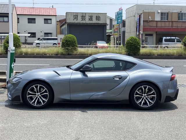 トヨタ スープラ SZ－R 三重県 2021(令3)年 6.1万km グレー ♪車検R8年7月1日/♪Toyota Supra Safety/ ・プリクラッシュセーフティ(PCS)/ ・レーンディパーチャーアラート(LDA)/ ・ブラインドスポットモニター(BSM)/♪JBLサウンド/ヘッドアップディスプレイ/純正ナビ/ ・フルセグ・BTオーディオ/ ・Apple Car Play/バックカメラ/レーダークルーズコントロール/スマートキー×2/プッシュスタート/ハーフレザーシート/前席シートヒーター/前席パワーシート(運転席メモリ付き)/LEDヘッドライト/オートライト/オートワイパー/クリアランスソナー/レーダー探知機/ドライブレコーダー/純正18インチAW/革巻ステアリング/ステアリングスイッチ/アイドリングストップ/ウィンカーミラー/フロアマット/サイド/カーテンエアバック