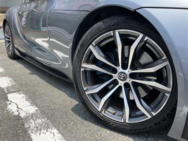 トヨタ スープラ SZ－R 三重県 2021(令3)年 6.1万km グレー ♪車検R8年7月1日/♪Toyota Supra Safety/ ・プリクラッシュセーフティ(PCS)/ ・レーンディパーチャーアラート(LDA)/ ・ブラインドスポットモニター(BSM)/♪JBLサウンド/ヘッドアップディスプレイ/純正ナビ/ ・フルセグ・BTオーディオ/ ・Apple Car Play/バックカメラ/レーダークルーズコントロール/スマートキー×2/プッシュスタート/ハーフレザーシート/前席シートヒーター/前席パワーシート(運転席メモリ付き)/LEDヘッドライト/オートライト/オートワイパー/クリアランスソナー/レーダー探知機/ドライブレコーダー/純正18インチAW/革巻ステアリング/ステアリングスイッチ/アイドリングストップ/ウィンカーミラー/フロアマット/サイド/カーテンエアバック