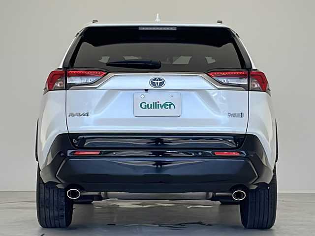 トヨタ ＲＡＶ４ ＰＨＶ Z 愛知県 2023(令5)年 0.8万km プラチナホワイトパールマイカ 衝突軽減システム/純正10型ディズプレイオーディオ　ナビ機能あり/レーダークルーズコントロール/シートヒーター/エアシート/フルセグ/Bluetooth/バックカメラ/電動リアゲート/ルーフレール/パワーシート/ヘッドアップディスプレイ/コーナーセンサー/純正アルミホイール/ETC2.0/ブラインドスポットモニター/LEDヘッドライト/ステアリングヒーター/インテリジェントミラー/オートマチックハイビーム/置くだけ充電機/ドライブレコーダー/ステアリングスイッチ/スマートキー/プッシュスタート