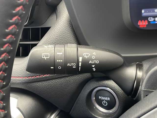 トヨタ ＲＡＶ４ ＰＨＶ Z 愛知県 2023(令5)年 0.8万km プラチナホワイトパールマイカ 衝突軽減システム/純正10型ディズプレイオーディオ　ナビ機能あり/レーダークルーズコントロール/シートヒーター/エアシート/フルセグ/Bluetooth/バックカメラ/電動リアゲート/ルーフレール/パワーシート/ヘッドアップディスプレイ/コーナーセンサー/純正アルミホイール/ETC2.0/ブラインドスポットモニター/LEDヘッドライト/ステアリングヒーター/インテリジェントミラー/オートマチックハイビーム/置くだけ充電機/ドライブレコーダー/ステアリングスイッチ/スマートキー/プッシュスタート