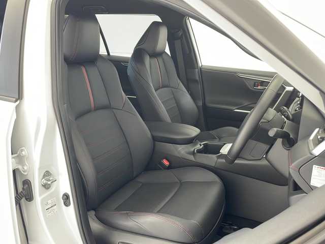 トヨタ ＲＡＶ４ ＰＨＶ Z 愛知県 2023(令5)年 0.8万km プラチナホワイトパールマイカ 衝突軽減システム/純正10型ディズプレイオーディオ　ナビ機能あり/レーダークルーズコントロール/シートヒーター/エアシート/フルセグ/Bluetooth/バックカメラ/電動リアゲート/ルーフレール/パワーシート/ヘッドアップディスプレイ/コーナーセンサー/純正アルミホイール/ETC2.0/ブラインドスポットモニター/LEDヘッドライト/ステアリングヒーター/インテリジェントミラー/オートマチックハイビーム/置くだけ充電機/ドライブレコーダー/ステアリングスイッチ/スマートキー/プッシュスタート