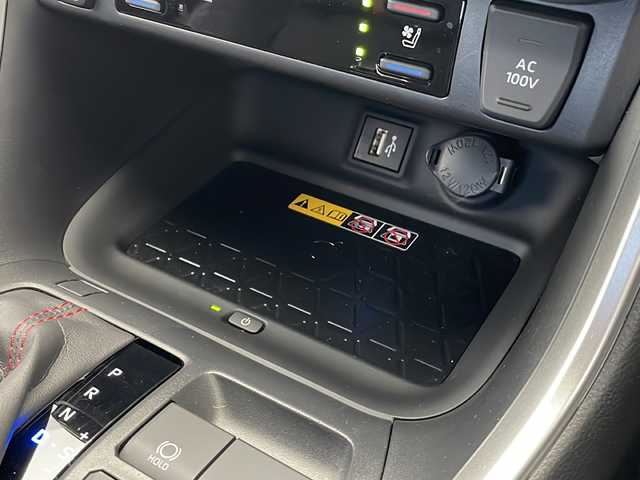 トヨタ ＲＡＶ４ ＰＨＶ Z 愛知県 2023(令5)年 0.8万km プラチナホワイトパールマイカ 衝突軽減システム/純正10型ディズプレイオーディオ　ナビ機能あり/レーダークルーズコントロール/シートヒーター/エアシート/フルセグ/Bluetooth/バックカメラ/電動リアゲート/ルーフレール/パワーシート/ヘッドアップディスプレイ/コーナーセンサー/純正アルミホイール/ETC2.0/ブラインドスポットモニター/LEDヘッドライト/ステアリングヒーター/インテリジェントミラー/オートマチックハイビーム/置くだけ充電機/ドライブレコーダー/ステアリングスイッチ/スマートキー/プッシュスタート