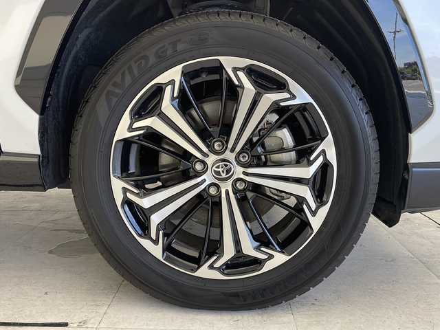 トヨタ ＲＡＶ４ ＰＨＶ Z 愛知県 2023(令5)年 0.8万km プラチナホワイトパールマイカ 衝突軽減システム/純正10型ディズプレイオーディオ　ナビ機能あり/レーダークルーズコントロール/シートヒーター/エアシート/フルセグ/Bluetooth/バックカメラ/電動リアゲート/ルーフレール/パワーシート/ヘッドアップディスプレイ/コーナーセンサー/純正アルミホイール/ETC2.0/ブラインドスポットモニター/LEDヘッドライト/ステアリングヒーター/インテリジェントミラー/オートマチックハイビーム/置くだけ充電機/ドライブレコーダー/ステアリングスイッチ/スマートキー/プッシュスタート