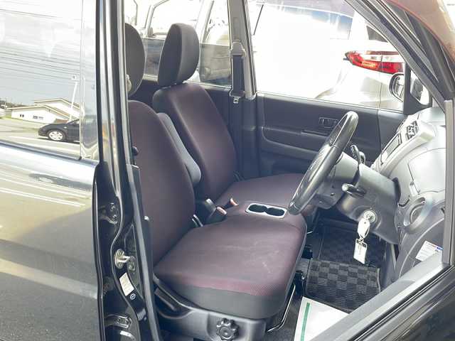 三菱 トッポ G 富山県 2012(平24)年 10.4万km アメジストブラック 禁煙車/４WD/社外ＳＤナビ/フルセグＴＶ/ＢｌｕｅＴｏｏｔｈ・ＣＤ/社外アルミホイール/社外フロアマット/ベンチシート/シートヒーター/ＥＴＣ/キセノンヘッドライト/リモコンキー/保証書・記録簿/取扱説明書
