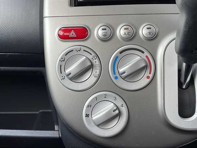 三菱 トッポ G 富山県 2012(平24)年 10.4万km アメジストブラック 禁煙車/４WD/社外ＳＤナビ/フルセグＴＶ/ＢｌｕｅＴｏｏｔｈ・ＣＤ/社外アルミホイール/社外フロアマット/ベンチシート/シートヒーター/ＥＴＣ/キセノンヘッドライト/リモコンキー/保証書・記録簿/取扱説明書