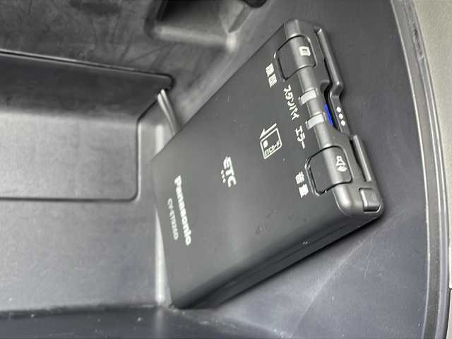 三菱 トッポ G 富山県 2012(平24)年 10.4万km アメジストブラック 禁煙車/４WD/社外ＳＤナビ/フルセグＴＶ/ＢｌｕｅＴｏｏｔｈ・ＣＤ/社外アルミホイール/社外フロアマット/ベンチシート/シートヒーター/ＥＴＣ/キセノンヘッドライト/リモコンキー/保証書・記録簿/取扱説明書