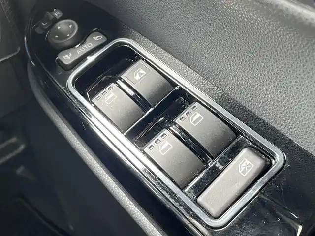 ダイハツ タント カスタム RS スタイルセレクション 滋賀県 2020(令2)年 4.2万km パールブラック 両側パワースライドドア/純正9インチナビ/（AM/FM/CD/DVD/フルセグ/Bluetooth）/バックカメラ/全周囲カメラ/ドライブレコーダー/ETC/クルーズコントロール/プリクラッシュブレーキアシスト/横滑り防止装置/コーナーセンサー/アイドリングストップ/運転席・助手席シートヒーター/電動格納ミラー/オートライト/LEDヘッドライト/プッシュスタート/スマートキー/スペアキー/オートエアコン/USB端子/純正フロアマット