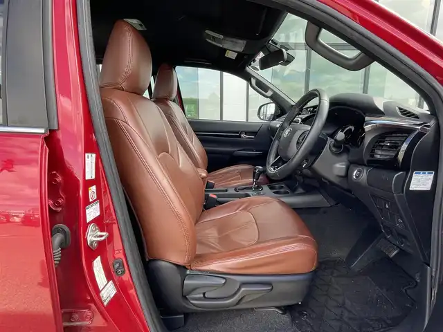 トヨタ ハイラックス Z ブラックラリーエディション 道央・札幌 2019(令1)年 6.4万km クリムゾンスパークレッドM ４WD/寒冷地仕様/純正ディーラーOPナビ/CD/DVD/BT/フルセグ/プリクラッシュセーフティ/横滑り防止装置/レーダークルーズコントロール/ダウンヒルアシストコントロール/レーンキープアシスト/デフロック/フロント/バックカメラ/ETC/ECOMODE/PWRMODE/トランスファ切替/レザー調シートカバー/ステアリングリモコン/MTモード付AT/プッシュスタート/スマートキー/LEDヘッドライト/オートライト/フォグランプ/電動格納ミラー/ヒーテッドドアミラー/ウィンカーミラー/純正フロアマット