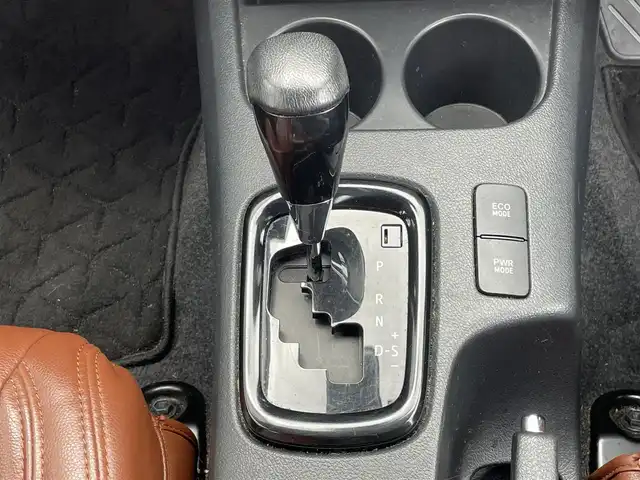 トヨタ ハイラックス Z ブラックラリーエディション 道央・札幌 2019(令1)年 6.4万km クリムゾンスパークレッドM ４WD/寒冷地仕様/純正ディーラーOPナビ/CD/DVD/BT/フルセグ/プリクラッシュセーフティ/横滑り防止装置/レーダークルーズコントロール/ダウンヒルアシストコントロール/レーンキープアシスト/デフロック/フロント/バックカメラ/ETC/ECOMODE/PWRMODE/トランスファ切替/レザー調シートカバー/ステアリングリモコン/MTモード付AT/プッシュスタート/スマートキー/LEDヘッドライト/オートライト/フォグランプ/電動格納ミラー/ヒーテッドドアミラー/ウィンカーミラー/純正フロアマット