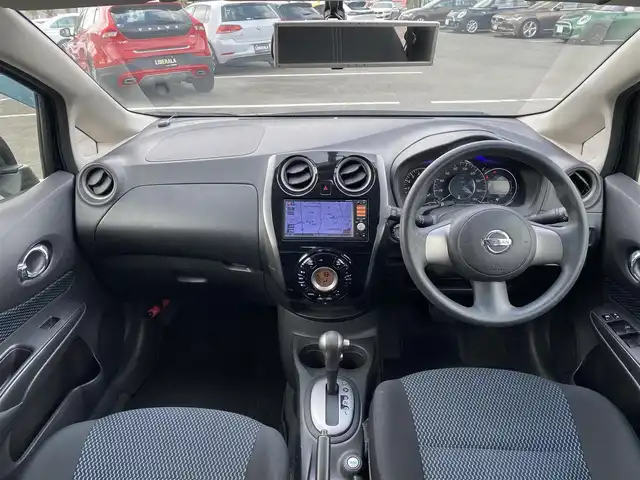 日産 ノート X DIG－S 福岡県 2013(平25)年 10.6万km スーパーブラック ・スーパーチャージャー/・純正ナビ ”MM312D-W”/ワンセグTV/CD/AUX/ipod/SD/・スマートキー/・純正14インチAW/・ドアバイザー/・ETC/・シートリフター/・ECOモード/・保証書/取扱説明書/・スペアキー