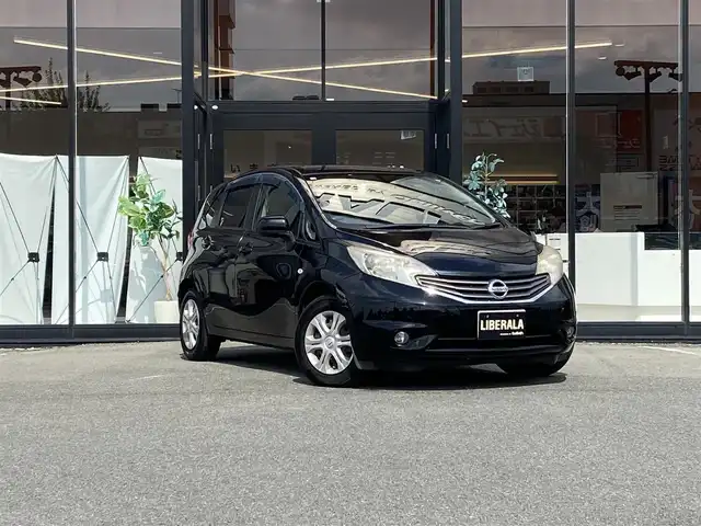 日産 ノート X DIG－S 福岡県 2013(平25)年 10.6万km スーパーブラック ・スーパーチャージャー/・純正ナビ ”MM312D-W”/ワンセグTV/CD/AUX/ipod/SD/・スマートキー/・純正14インチAW/・ドアバイザー/・ETC/・シートリフター/・ECOモード/・保証書/取扱説明書/・スペアキー