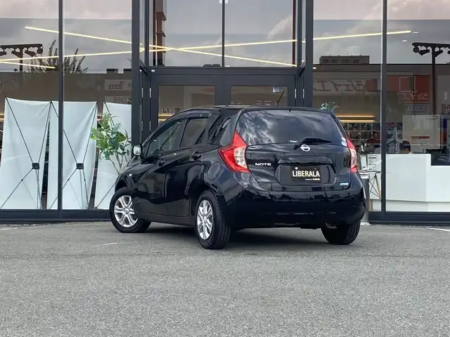 日産 ノート X DIG－S 福岡県 2013(平25)年 10.6万km スーパーブラック ・スーパーチャージャー/・純正ナビ ”MM312D-W”/ワンセグTV/CD/AUX/ipod/SD/・スマートキー/・純正14インチAW/・ドアバイザー/・ETC/・シートリフター/・ECOモード/・保証書/取扱説明書/・スペアキー