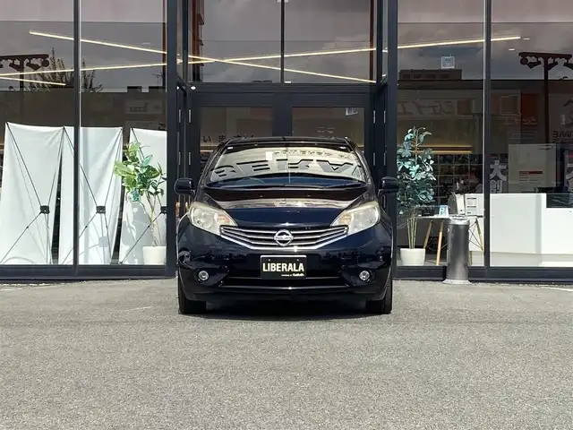 日産 ノート X DIG－S 福岡県 2013(平25)年 10.6万km スーパーブラック ・スーパーチャージャー/・純正ナビ ”MM312D-W”/ワンセグTV/CD/AUX/ipod/SD/・スマートキー/・純正14インチAW/・ドアバイザー/・ETC/・シートリフター/・ECOモード/・保証書/取扱説明書/・スペアキー