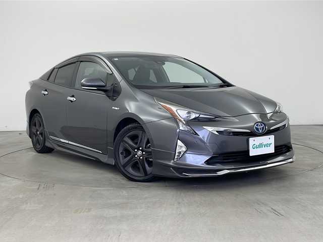 トヨタ プリウス A ツーリングセレクション 兵庫県 2016(平28)年 4.4万km グレーメタリック ・モデリスタエアロ/・トヨタセーフティーセンス/・プリクラッシュセーフティ/・レーンディバチャーアラート/・クリアランスソナー/・ふらつき警報/・ブラインドスポットモニター/・ヘッドアップディスプレイ/・パーキングアシスト/・レーダークルーズコントロール/・オートマチックハイビーム/・アルパイン製9インチナビ＆フルセグ＆BT＆DVD/・バックカメラ/・LEDライト/・LEDフォグランプ/・オートライト/・前席シートヒーター/・ビルトインETC/・スマートキー/・プッシュスタート/・合皮シート/・フロアマット/・革調シートカバー