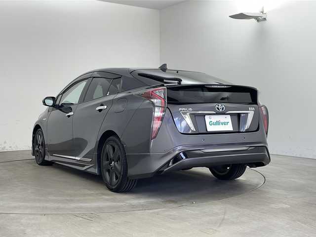 トヨタ プリウス A ツーリングセレクション 兵庫県 2016(平28)年 4.4万km グレーメタリック ・モデリスタエアロ/・トヨタセーフティーセンス/・プリクラッシュセーフティ/・レーンディバチャーアラート/・クリアランスソナー/・ふらつき警報/・ブラインドスポットモニター/・ヘッドアップディスプレイ/・パーキングアシスト/・レーダークルーズコントロール/・オートマチックハイビーム/・アルパイン製9インチナビ＆フルセグ＆BT＆DVD/・バックカメラ/・LEDライト/・LEDフォグランプ/・オートライト/・前席シートヒーター/・ビルトインETC/・スマートキー/・プッシュスタート/・合皮シート/・フロアマット/・革調シートカバー