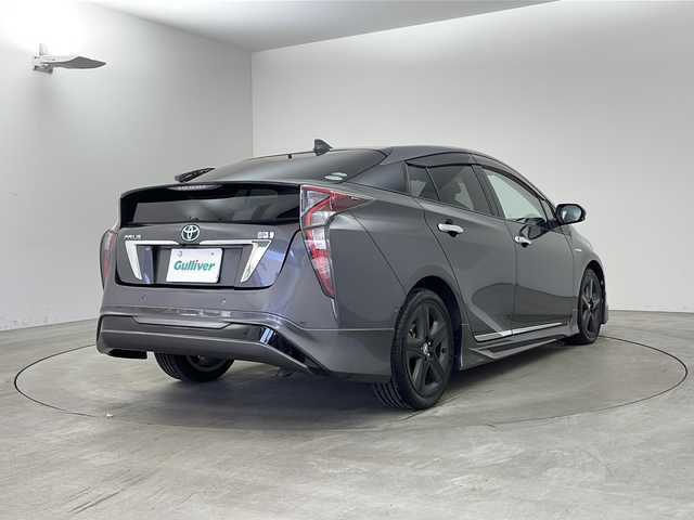 トヨタ プリウス A ツーリングセレクション 兵庫県 2016(平28)年 4.4万km グレーメタリック ・モデリスタエアロ/・トヨタセーフティーセンス/・プリクラッシュセーフティ/・レーンディバチャーアラート/・クリアランスソナー/・ふらつき警報/・ブラインドスポットモニター/・ヘッドアップディスプレイ/・パーキングアシスト/・レーダークルーズコントロール/・オートマチックハイビーム/・アルパイン製9インチナビ＆フルセグ＆BT＆DVD/・バックカメラ/・LEDライト/・LEDフォグランプ/・オートライト/・前席シートヒーター/・ビルトインETC/・スマートキー/・プッシュスタート/・合皮シート/・フロアマット/・革調シートカバー