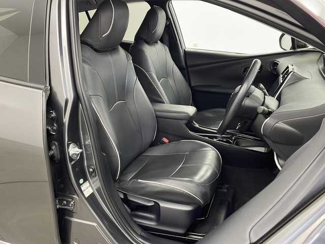 トヨタ プリウス A ツーリングセレクション 兵庫県 2016(平28)年 4.4万km グレーメタリック ・モデリスタエアロ/・トヨタセーフティーセンス/・プリクラッシュセーフティ/・レーンディバチャーアラート/・クリアランスソナー/・ふらつき警報/・ブラインドスポットモニター/・ヘッドアップディスプレイ/・パーキングアシスト/・レーダークルーズコントロール/・オートマチックハイビーム/・アルパイン製9インチナビ＆フルセグ＆BT＆DVD/・バックカメラ/・LEDライト/・LEDフォグランプ/・オートライト/・前席シートヒーター/・ビルトインETC/・スマートキー/・プッシュスタート/・合皮シート/・フロアマット/・革調シートカバー