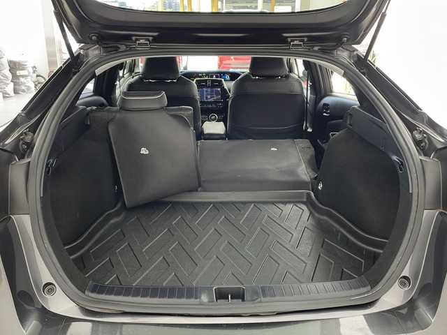 トヨタ プリウス A ツーリングセレクション 兵庫県 2016(平28)年 4.4万km グレーメタリック ・モデリスタエアロ/・トヨタセーフティーセンス/・プリクラッシュセーフティ/・レーンディバチャーアラート/・クリアランスソナー/・ふらつき警報/・ブラインドスポットモニター/・ヘッドアップディスプレイ/・パーキングアシスト/・レーダークルーズコントロール/・オートマチックハイビーム/・アルパイン製9インチナビ＆フルセグ＆BT＆DVD/・バックカメラ/・LEDライト/・LEDフォグランプ/・オートライト/・前席シートヒーター/・ビルトインETC/・スマートキー/・プッシュスタート/・合皮シート/・フロアマット/・革調シートカバー