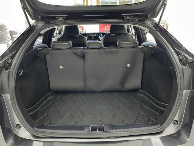 トヨタ プリウス A ツーリングセレクション 兵庫県 2016(平28)年 4.4万km グレーメタリック ・モデリスタエアロ/・トヨタセーフティーセンス/・プリクラッシュセーフティ/・レーンディバチャーアラート/・クリアランスソナー/・ふらつき警報/・ブラインドスポットモニター/・ヘッドアップディスプレイ/・パーキングアシスト/・レーダークルーズコントロール/・オートマチックハイビーム/・アルパイン製9インチナビ＆フルセグ＆BT＆DVD/・バックカメラ/・LEDライト/・LEDフォグランプ/・オートライト/・前席シートヒーター/・ビルトインETC/・スマートキー/・プッシュスタート/・合皮シート/・フロアマット/・革調シートカバー