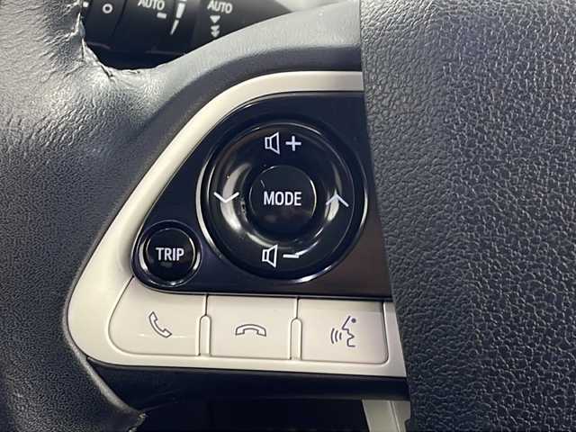 トヨタ プリウス A ツーリングセレクション 兵庫県 2016(平28)年 4.4万km グレーメタリック ・モデリスタエアロ/・トヨタセーフティーセンス/・プリクラッシュセーフティ/・レーンディバチャーアラート/・クリアランスソナー/・ふらつき警報/・ブラインドスポットモニター/・ヘッドアップディスプレイ/・パーキングアシスト/・レーダークルーズコントロール/・オートマチックハイビーム/・アルパイン製9インチナビ＆フルセグ＆BT＆DVD/・バックカメラ/・LEDライト/・LEDフォグランプ/・オートライト/・前席シートヒーター/・ビルトインETC/・スマートキー/・プッシュスタート/・合皮シート/・フロアマット/・革調シートカバー