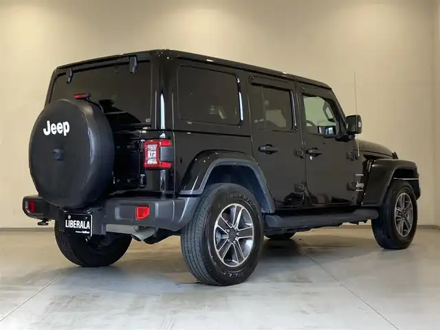 クライスラー・ジープ ジープ ラングラー アンリミテッド サハラ 熊本県 2023(令5)年 4.4万km ブラック ブラックレザーシート/シートヒーター/ハンドルヒーター/純正メモリナビ/AppleCarPlay/androidauto/AUX/USB/Bluetooth/フルセグテレビ/ALPINEサラウンドシステム/バックカメラ/フロントカメラ/サイドカメラ/コーナーセンサー/パーキングアシスト/アダプティブクルーズコントロール/ETC2.0/LEDヘッドライト/LEDフォグライト