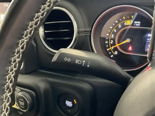 クライスラー・ジープ ジープ ラングラー アンリミテッド サハラ 熊本県 2023(令5)年 4.4万km ブラック ブラックレザーシート/シートヒーター/ハンドルヒーター/純正メモリナビ/AppleCarPlay/androidauto/AUX/USB/Bluetooth/フルセグテレビ/ALPINEサラウンドシステム/バックカメラ/フロントカメラ/サイドカメラ/コーナーセンサー/パーキングアシスト/アダプティブクルーズコントロール/ETC2.0/LEDヘッドライト/LEDフォグライト