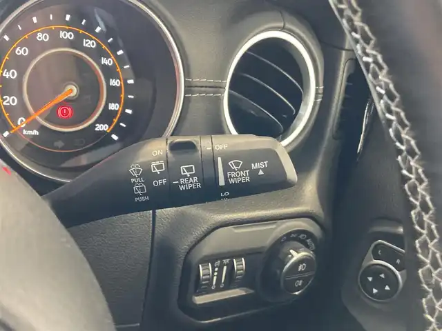 クライスラー・ジープ ジープ ラングラー アンリミテッド サハラ 熊本県 2023(令5)年 4.4万km ブラック ブラックレザーシート/シートヒーター/ハンドルヒーター/純正メモリナビ/AppleCarPlay/androidauto/AUX/USB/Bluetooth/フルセグテレビ/ALPINEサラウンドシステム/バックカメラ/フロントカメラ/サイドカメラ/コーナーセンサー/パーキングアシスト/アダプティブクルーズコントロール/ETC2.0/LEDヘッドライト/LEDフォグライト