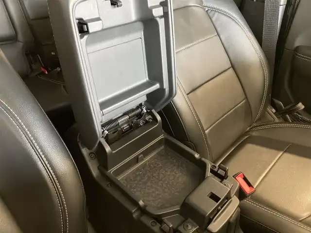 クライスラー・ジープ ジープ ラングラー アンリミテッド サハラ 熊本県 2023(令5)年 4.4万km ブラック ブラックレザーシート/シートヒーター/ハンドルヒーター/純正メモリナビ/AppleCarPlay/androidauto/AUX/USB/Bluetooth/フルセグテレビ/ALPINEサラウンドシステム/バックカメラ/フロントカメラ/サイドカメラ/コーナーセンサー/パーキングアシスト/アダプティブクルーズコントロール/ETC2.0/LEDヘッドライト/LEDフォグライト