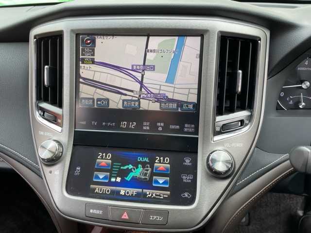 トヨタ クラウン ロイヤル ロイヤルサルーン 神奈川県 2015(平27)年 9万km ブラック 純正HDDナビ/・DTV/CD/DVD/MSV/BT		/バックカメラ/純正16インチAW/フロント/サイド/リアアンダーエアロ/革調シートカバー/フロントパワーシート/トランクイージークローザー/ビルトインETC		/前後ドライブレコーダー	/クルーズコントロール/オートライト/HIDヘッドライト/フォグランプ/プッシュEgスタート/ストップ		/スマートキー/W/サイド/カーテンエアバック/純正フロアマット/取扱説明書