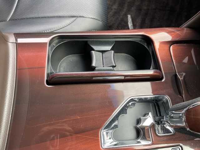 トヨタ クラウン ロイヤル ロイヤルサルーン 神奈川県 2015(平27)年 9万km ブラック 純正HDDナビ/・DTV/CD/DVD/MSV/BT		/バックカメラ/純正16インチAW/フロント/サイド/リアアンダーエアロ/革調シートカバー/フロントパワーシート/トランクイージークローザー/ビルトインETC		/前後ドライブレコーダー	/クルーズコントロール/オートライト/HIDヘッドライト/フォグランプ/プッシュEgスタート/ストップ		/スマートキー/W/サイド/カーテンエアバック/純正フロアマット/取扱説明書