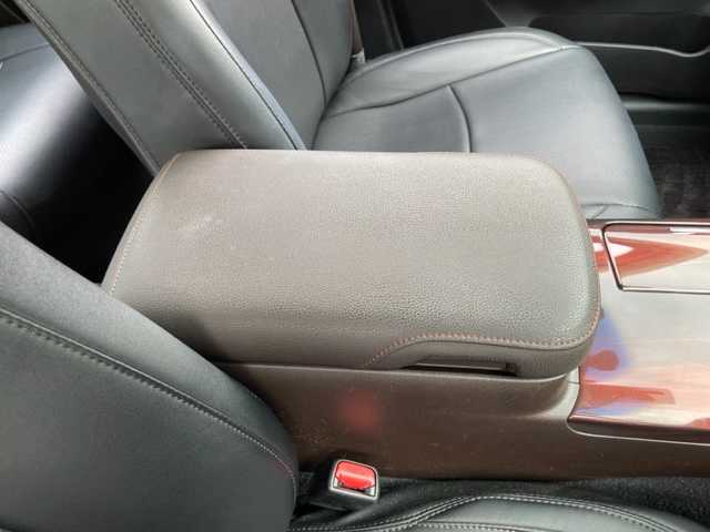 トヨタ クラウン ロイヤル ロイヤルサルーン 神奈川県 2015(平27)年 9万km ブラック 純正HDDナビ/・DTV/CD/DVD/MSV/BT		/バックカメラ/純正16インチAW/フロント/サイド/リアアンダーエアロ/革調シートカバー/フロントパワーシート/トランクイージークローザー/ビルトインETC		/前後ドライブレコーダー	/クルーズコントロール/オートライト/HIDヘッドライト/フォグランプ/プッシュEgスタート/ストップ		/スマートキー/W/サイド/カーテンエアバック/純正フロアマット/取扱説明書