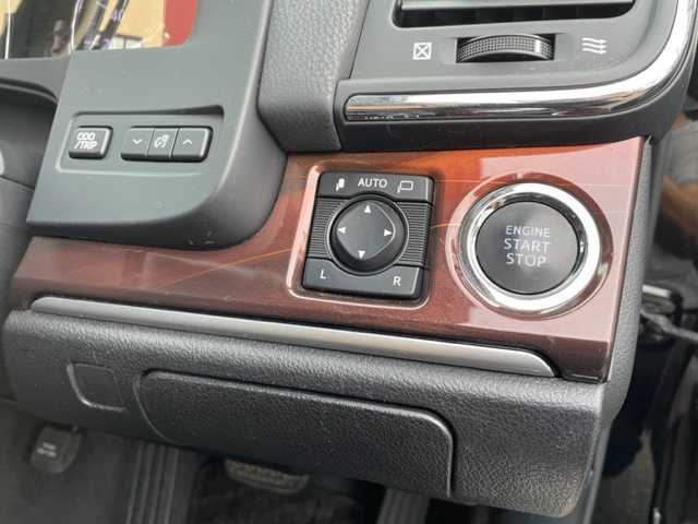 トヨタ クラウン ロイヤル ロイヤルサルーン 神奈川県 2015(平27)年 9万km ブラック 純正HDDナビ/・DTV/CD/DVD/MSV/BT		/バックカメラ/純正16インチAW/フロント/サイド/リアアンダーエアロ/革調シートカバー/フロントパワーシート/トランクイージークローザー/ビルトインETC		/前後ドライブレコーダー	/クルーズコントロール/オートライト/HIDヘッドライト/フォグランプ/プッシュEgスタート/ストップ		/スマートキー/W/サイド/カーテンエアバック/純正フロアマット/取扱説明書