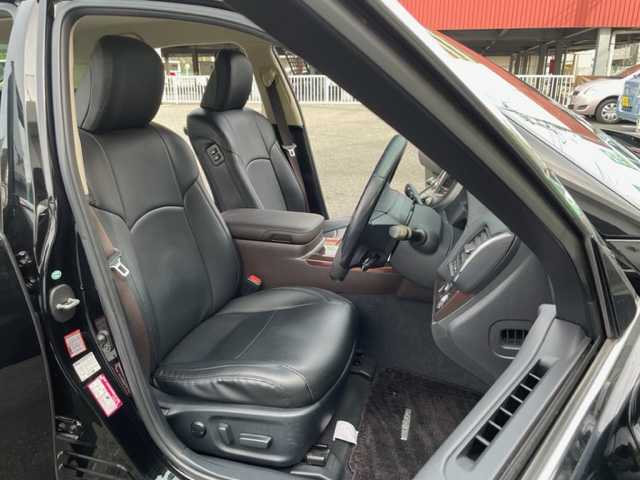 トヨタ クラウン ロイヤル ロイヤルサルーン 神奈川県 2015(平27)年 9万km ブラック 純正HDDナビ/・DTV/CD/DVD/MSV/BT		/バックカメラ/純正16インチAW/フロント/サイド/リアアンダーエアロ/革調シートカバー/フロントパワーシート/トランクイージークローザー/ビルトインETC		/前後ドライブレコーダー	/クルーズコントロール/オートライト/HIDヘッドライト/フォグランプ/プッシュEgスタート/ストップ		/スマートキー/W/サイド/カーテンエアバック/純正フロアマット/取扱説明書