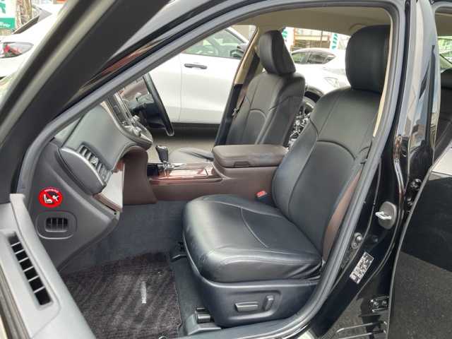 トヨタ クラウン ロイヤル ロイヤルサルーン 神奈川県 2015(平27)年 9万km ブラック 純正HDDナビ/・DTV/CD/DVD/MSV/BT		/バックカメラ/純正16インチAW/フロント/サイド/リアアンダーエアロ/革調シートカバー/フロントパワーシート/トランクイージークローザー/ビルトインETC		/前後ドライブレコーダー	/クルーズコントロール/オートライト/HIDヘッドライト/フォグランプ/プッシュEgスタート/ストップ		/スマートキー/W/サイド/カーテンエアバック/純正フロアマット/取扱説明書