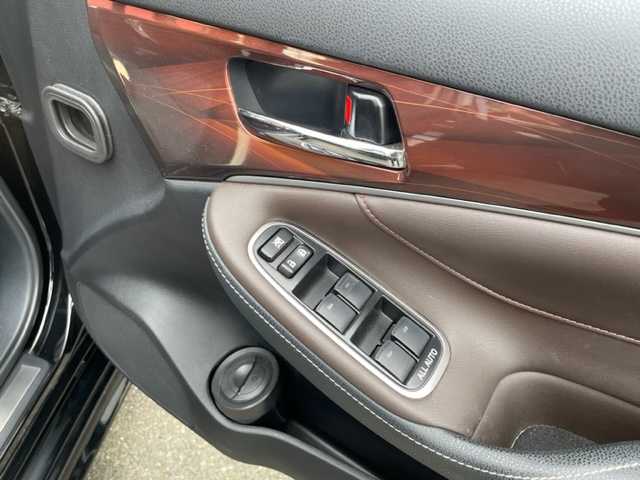 トヨタ クラウン ロイヤル ロイヤルサルーン 神奈川県 2015(平27)年 9万km ブラック 純正HDDナビ/・DTV/CD/DVD/MSV/BT		/バックカメラ/純正16インチAW/フロント/サイド/リアアンダーエアロ/革調シートカバー/フロントパワーシート/トランクイージークローザー/ビルトインETC		/前後ドライブレコーダー	/クルーズコントロール/オートライト/HIDヘッドライト/フォグランプ/プッシュEgスタート/ストップ		/スマートキー/W/サイド/カーテンエアバック/純正フロアマット/取扱説明書