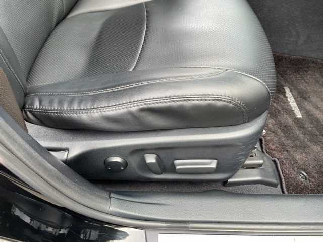 トヨタ クラウン ロイヤル ロイヤルサルーン 神奈川県 2015(平27)年 9万km ブラック 純正HDDナビ/・DTV/CD/DVD/MSV/BT		/バックカメラ/純正16インチAW/フロント/サイド/リアアンダーエアロ/革調シートカバー/フロントパワーシート/トランクイージークローザー/ビルトインETC		/前後ドライブレコーダー	/クルーズコントロール/オートライト/HIDヘッドライト/フォグランプ/プッシュEgスタート/ストップ		/スマートキー/W/サイド/カーテンエアバック/純正フロアマット/取扱説明書